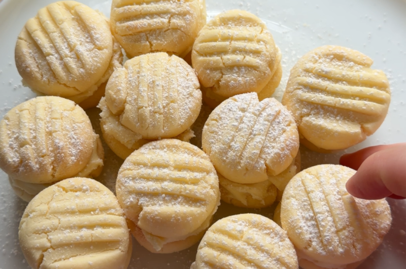 Gluten-Free YoYo Biscuits
